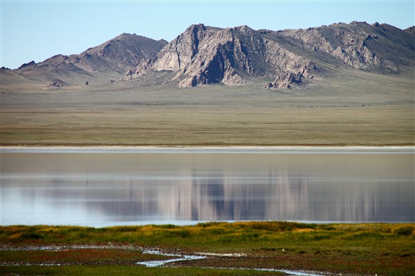Mongolia_MiddleGobi_ForeignLk_2290_m_600.jpg