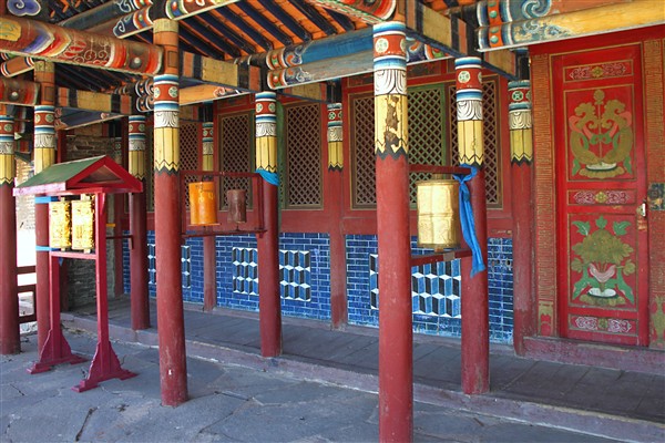 Mongolia_MiddleGobi_Temple_2547_m_600.jpg