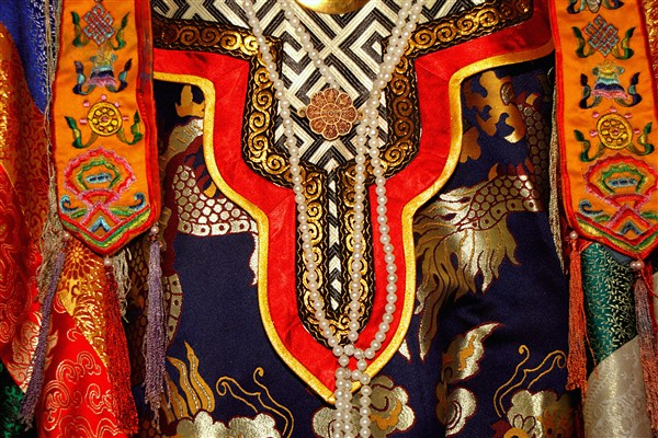 Mongolia_S_Gobi_Costumes_2773_Detail_m_600.jpg
