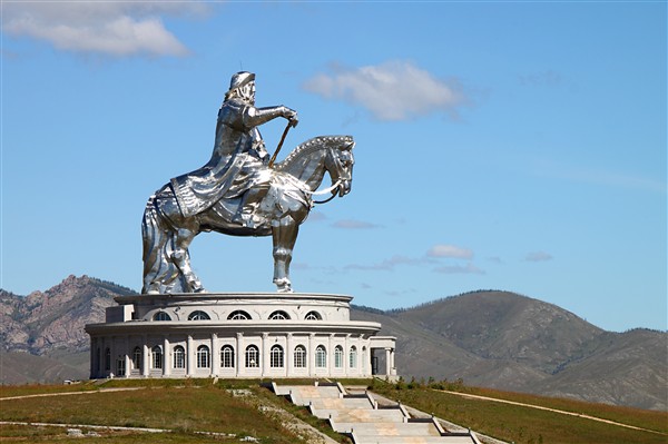 Mongolia_GhengisKhanComplex_2086_m_600.jpg