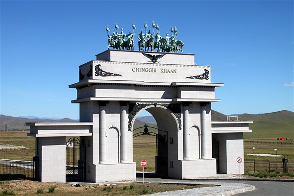 Mongolia_GhengisKhanComplex_2087_m_600.jpg