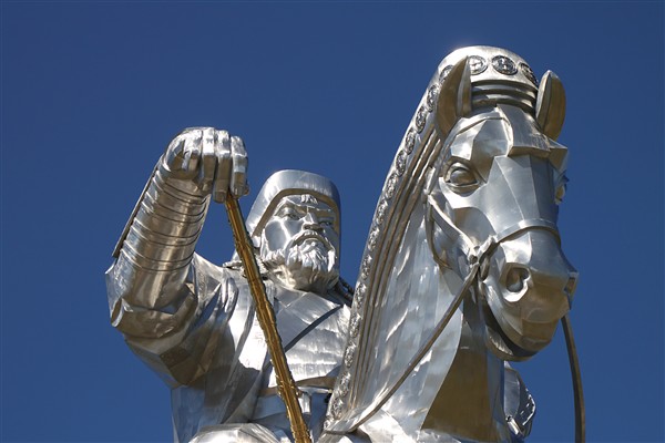 Mongolia_GhengisKhanComplex_2093_m_600.jpg