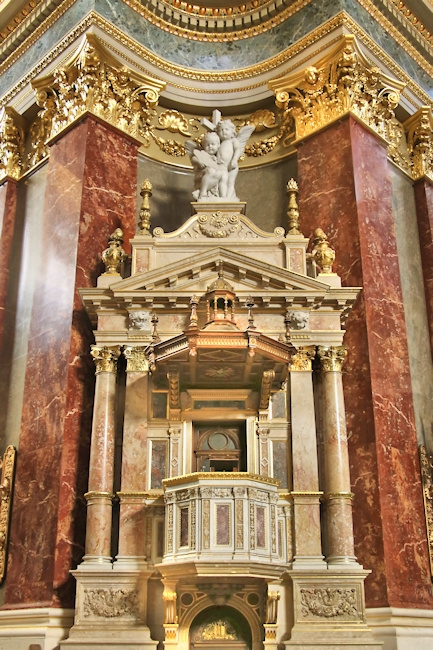 Hungary BudaPest 1077 m