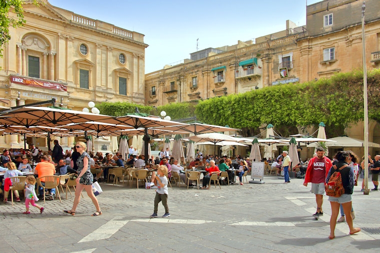 Malta_2162_Valletta_St George's Square_m