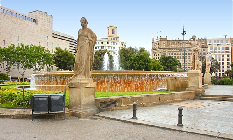 Plaza de Cataluna_Fountains and Sculpture by Enric Casanovas i Roy, Barcelona, Spain